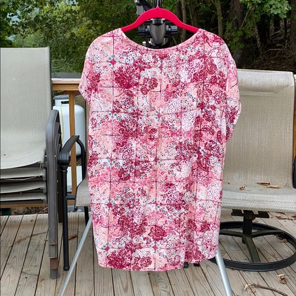 Beautiful top purchased from Kohl’s. - Picture 2 of 9